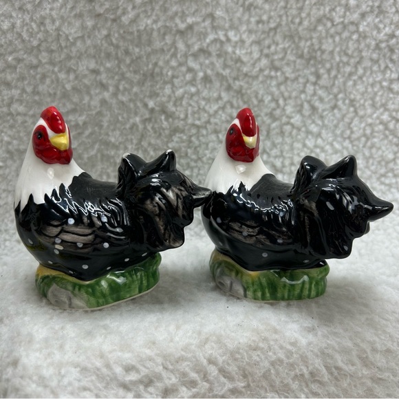 Chicken salt & pepper shaker set American Atelier black, white & red vintage 4" - Picture 1 of 9